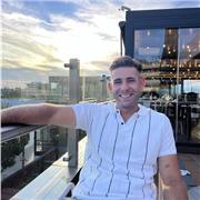 Entrenador personal de fitness ¡Aumenta tu rendimiento físico con un coach experto! Con años de experiencia en el fitness